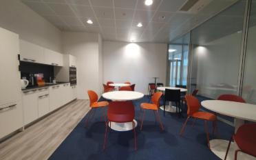 Office - image - 5