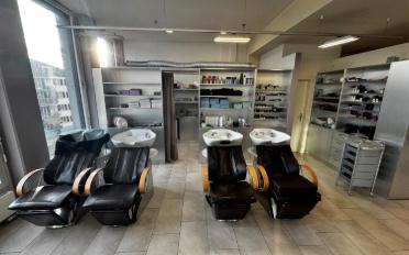 Hairdresser - image - 6