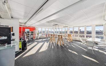 Commercial - image - 8