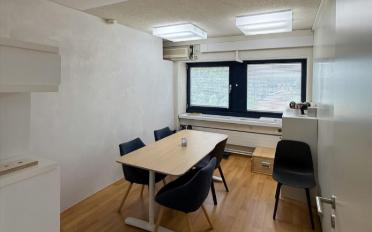 Office - image - 4