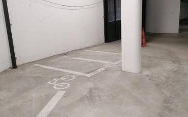 Covered parking place bike - image - 2