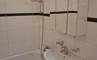 Furnished flat 2 rooms - image - 4