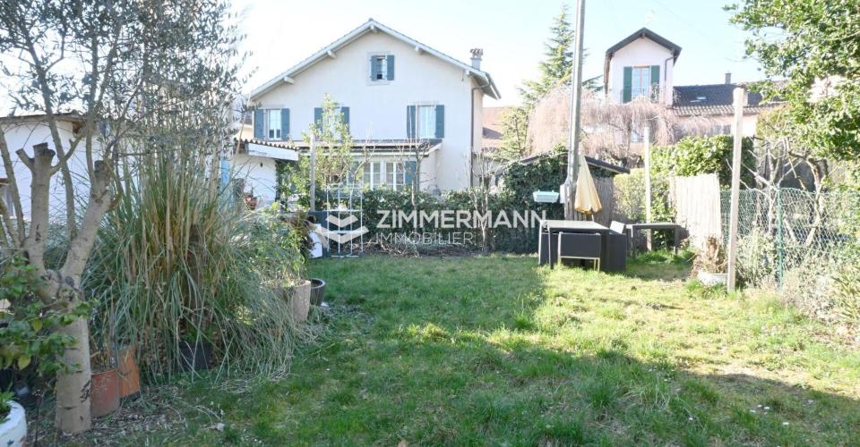 Spacieuse maison avec véranda, jardin et dépendance - à quelques minutes de Genève