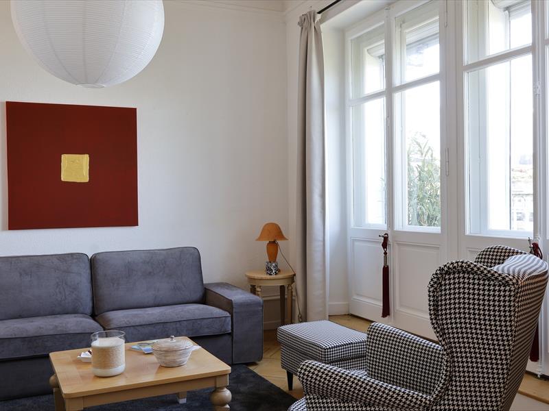 Living courtage & services