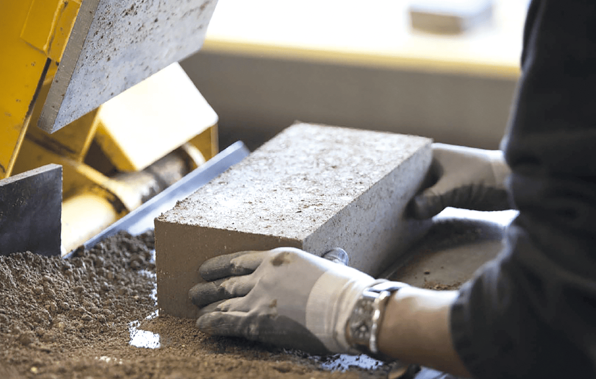 Le Terrabloc fabriqué à partir de déchets terreux.