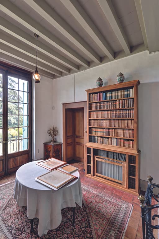 La maison de maître du Domaine Micheli à Bardonnex (GE) où se sont succédés ces commerçants spécialisés dans la vente de fils d’or et leurs nombreux descendants. La maison de maître du Domaine Micheli à Bardonnex (GE) où se sont succédés ces commerçants spécialisés dans la vente de fils d’or et leurs nombreux descendants.