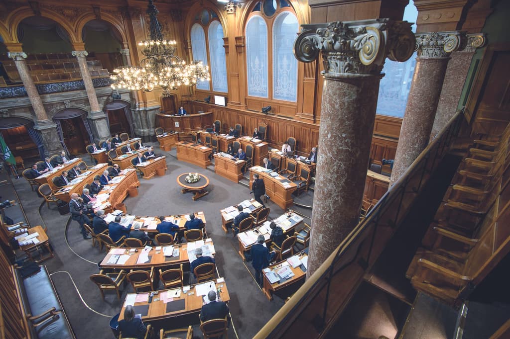 La salle du Conseil des états à Berne (BE), datant du XIXe siècle, a été transformée en 2011. La salle du Conseil des états à Berne (BE), datant du XIXe siècle, a été transformée en 2011.