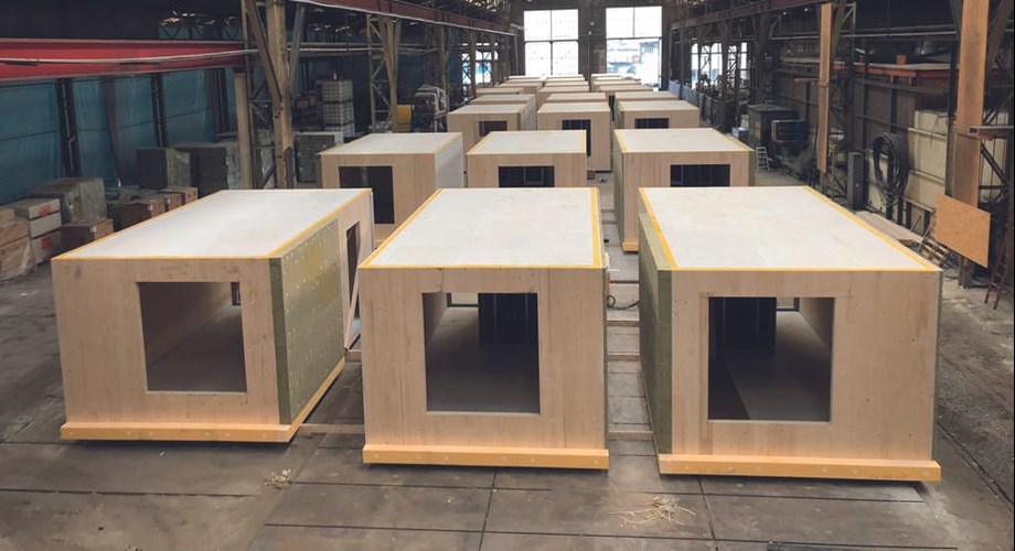 Une fois assemblés en atelier, les modules sont directement acheminés sur site. Une fois assemblés en atelier, les modules sont directement acheminés sur site.