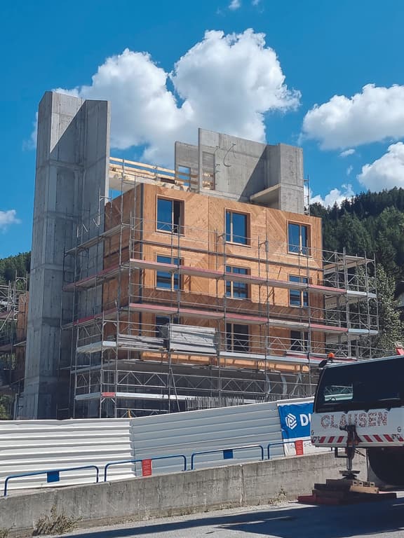 Les délais de construction se voient fortement réduits grâce à cette technique. Les délais de construction se voient fortement réduits grâce à cette technique.