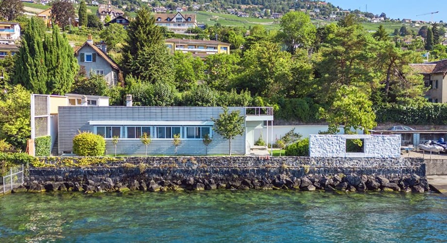 Classée au patrimoine mondial de l’UNESCO depuis 2016, la Villa «Le Lac» figure parmi les premiers exemples d’architecture moderne de Suisse.