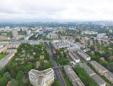 Pour les baux d’habitation, le délai de congé est de trois mois pour la fin d’un trimestre de bail sauf si un préavis plus long ou une échéance sont prévus dans le contrat de bail.