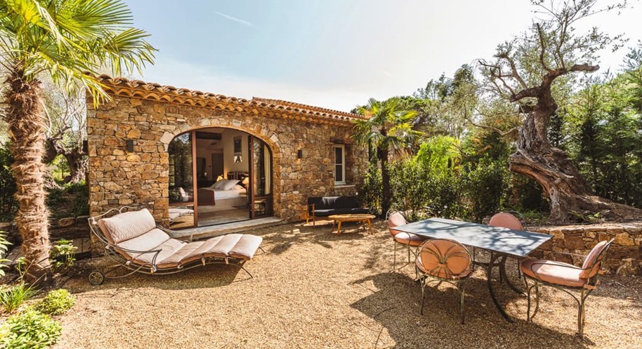 Cette maison d’hôtes se distingue par son jardin enchanteur. Cette maison d’hôtes se distingue par son jardin enchanteur.