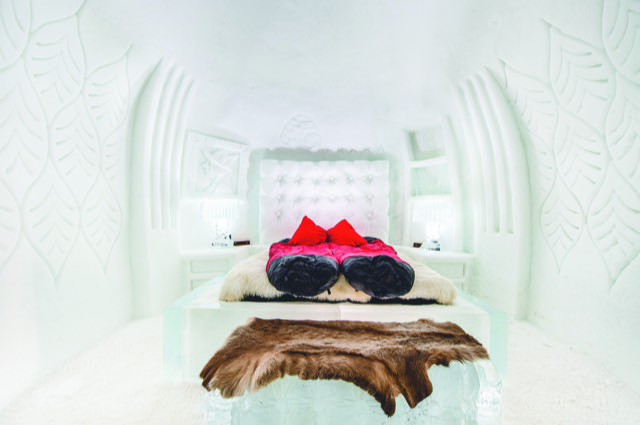 Dormir dans un igloo à Gstaad est bien plus qu'une simple aventure nocturne: c'est une immersion totale dans la magie des Alpes suisses Dormir dans un igloo à Gstaad est bien plus qu'une simple aventure nocturne: c'est une immersion totale dans la magie des Alpes suisses