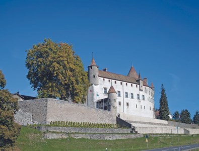Le château d’Oron adopte sa silhouette actuelle au XVe siècle.