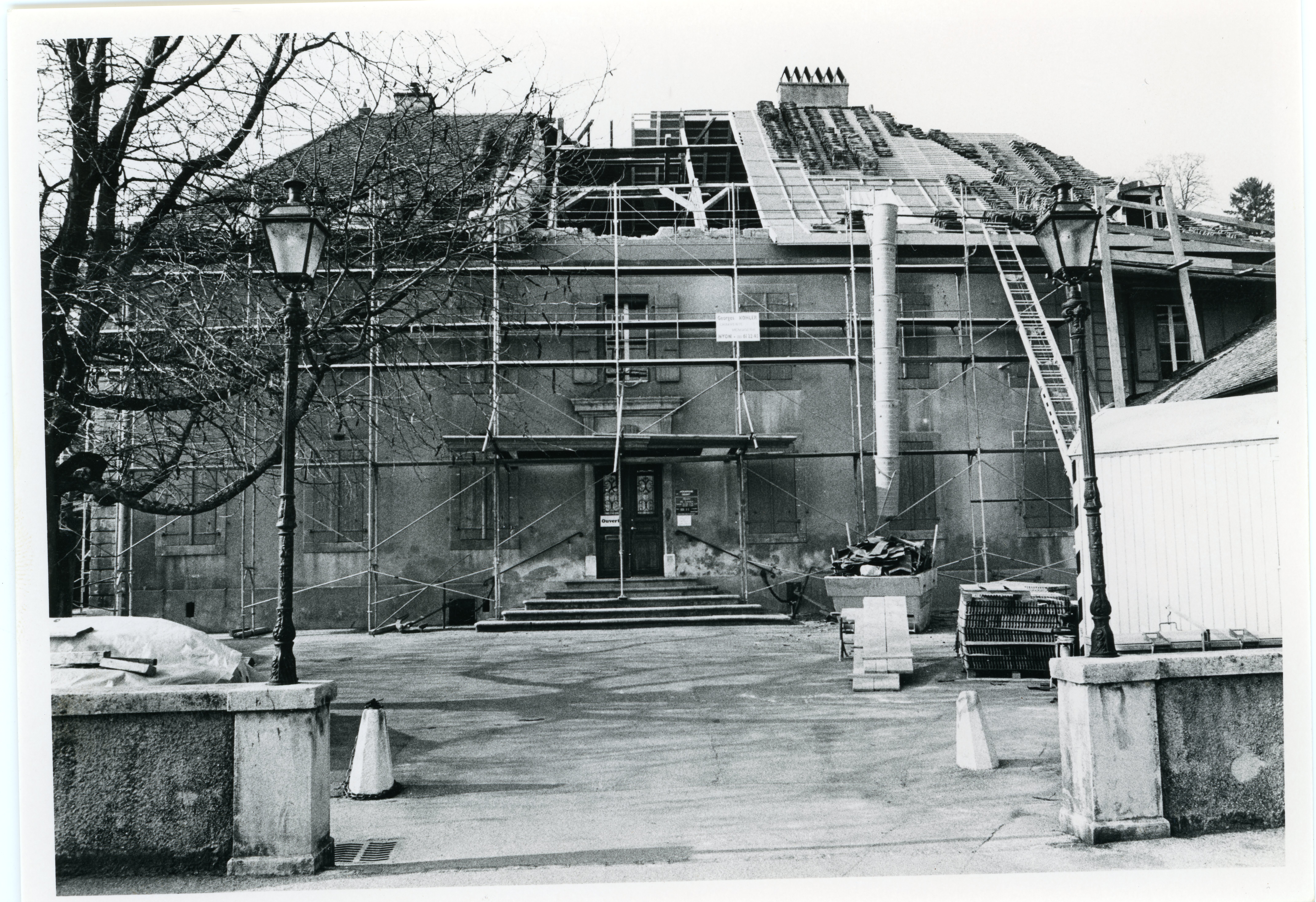 Rénovation du futur Musée du Léman en 1987 – Fonds La Côte – Michel Perret.