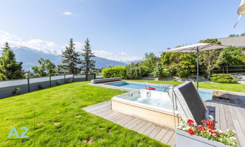 Chalet de standing de 9 pièces avec piscine extérieur et sauna