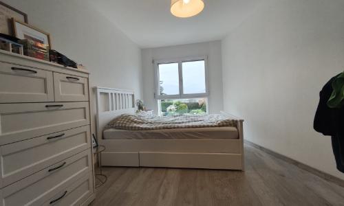 Charmant appartement de 2 pièces au 1er étage avec place de parc intérieure — photo 3