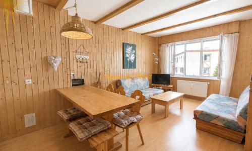 À louer à la saison : Agréable appartement 2.5 pièces en plein coeur de Crans ! — photo 3