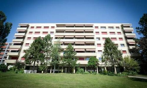 Quartier de Beaumont - Immeuble avec piscine!