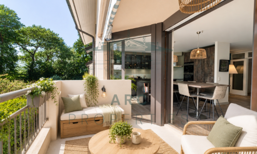 CAROUGE - APPARTEMENT 4 PIÈCES ENTIÈREMENT RÉNOVÉ
