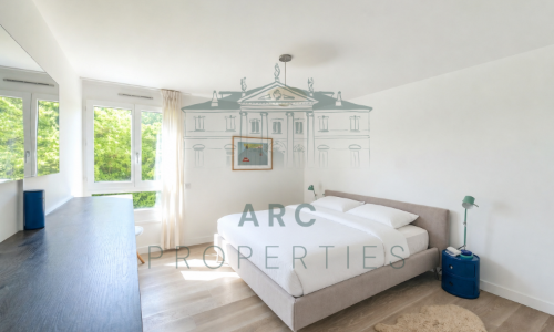 CAROUGE - APPARTEMENT 4 PIÈCES ENTIÈREMENT RÉNOVÉ — photo 3