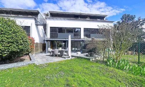 En exclusivité : appartement triplex avec terrasse et jardin — photo 3