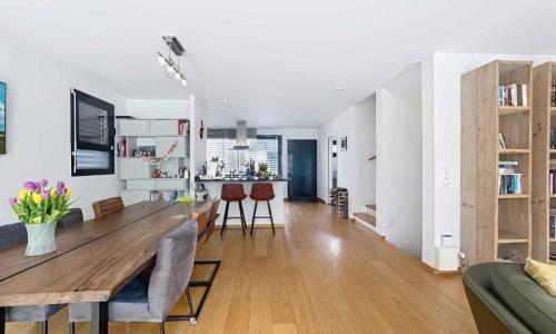En exclusivité : appartement triplex avec terrasse et jardin — photo 5