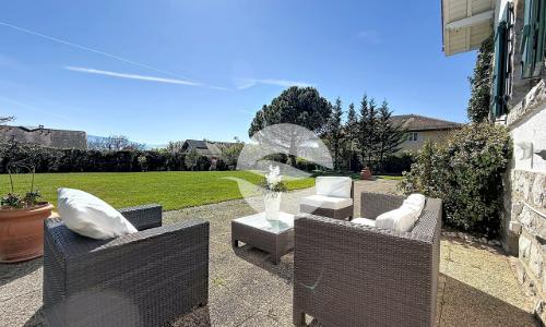 Maison de charme avec annexe et jardin arboré