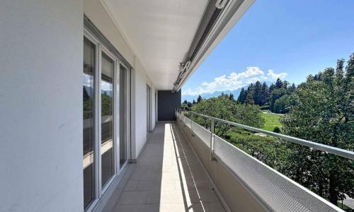 Lumineux 3.5 pièces de 77.5  m2 + grand balcon 17.5 m2
