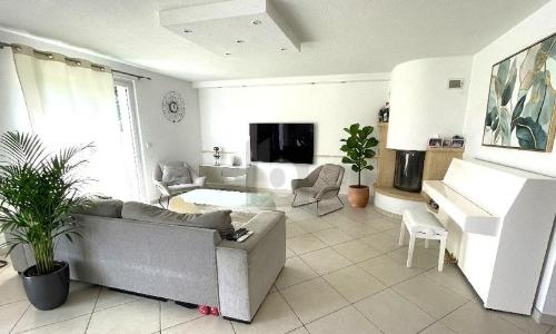 SPACIEUX, MODERNE ET GRAND JARDIN AVEC 3 TERRASSES — photo 2