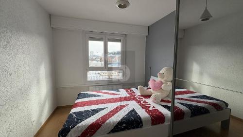 IDÉALEMENT SITUÉ PROCHE DES COMMERCES — photo 4
