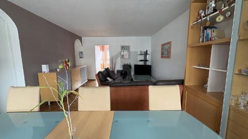 IDÉALEMENT SITUÉ PROCHE DES COMMERCES — photo 2