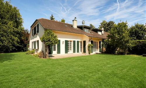 Magnifique villa familiale avec grand jardin à Thônex