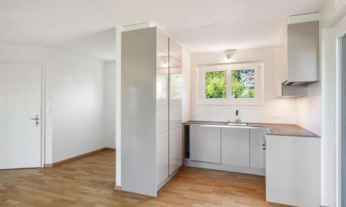 Corcelles, bel appartement de 3.5 pièces avec balcon et place de parc — photo 2