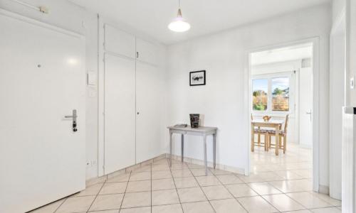 Appartement traversant avec vue sur les montagnes — photo 3
