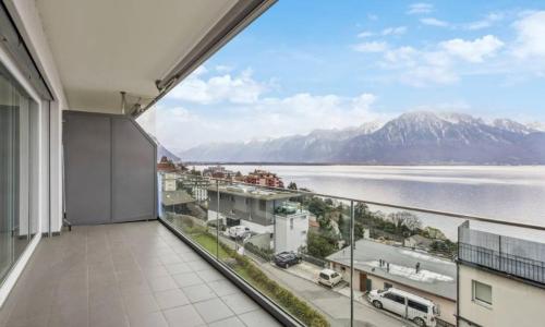 appartement de 2 chambres avec vue sur le lac et excellente position.