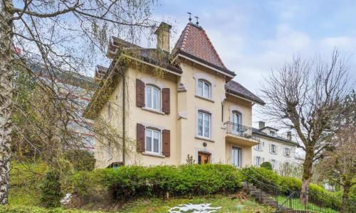 Maison de maitre de 2 appartements idéalement située au Locle