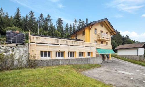 Maison individuelle dans un environnement verdoyant !