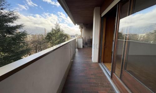 Opportunité investisseurs : studio vide très bien situé à Frontenex — photo 5
