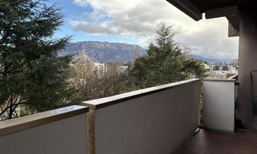 Opportunité investisseurs : studio vide très bien situé à Frontenex — photo 4