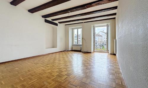 Entièrement rénové : appartement de 4.5 pièces au 1er étage — photo 2