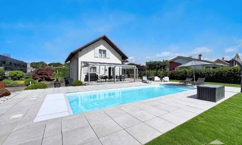 Villa individuelle de 5.5 pièces avec piscine
