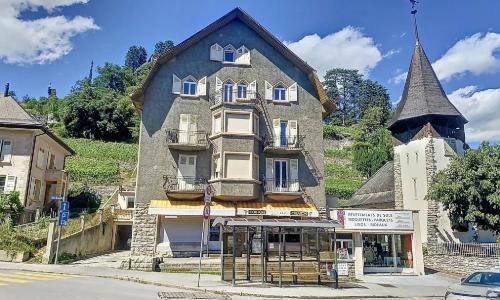 A louer à Sierre, charmant studio avec belle hauteur sous plafond