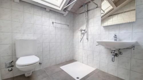 Très joli 2.5 pces en attique au centre de Sion — photo 5