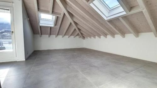 Très joli 2.5 pces en attique au centre de Sion