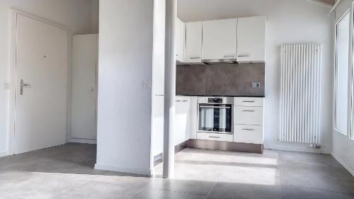 Très joli 2.5 pces en attique au centre de Sion — photo 3