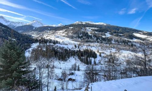 Chalet canadien en rondins avec deux appartements et vue imprenable — photo 4