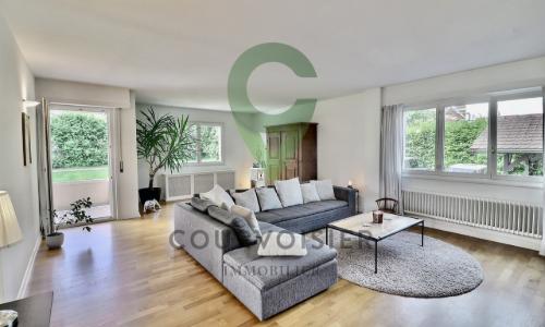 Superbe appartement PPE de 6.5 pièces avec piscine privée