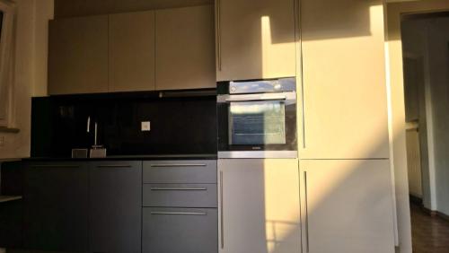 Immeuble de 3 appartements avec hangar indépendant. — photo 4
