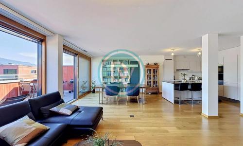 Attique duplex d'exception à Carouge